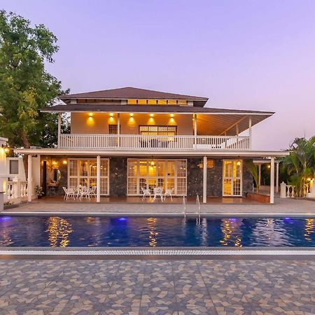 Stayvista'S Lake La Vie - Tranquil Lake-View Villa Amidst Farmland With Pool And Poolside Gazebo - Proximity To Sula Nashik Zewnętrze zdjęcie