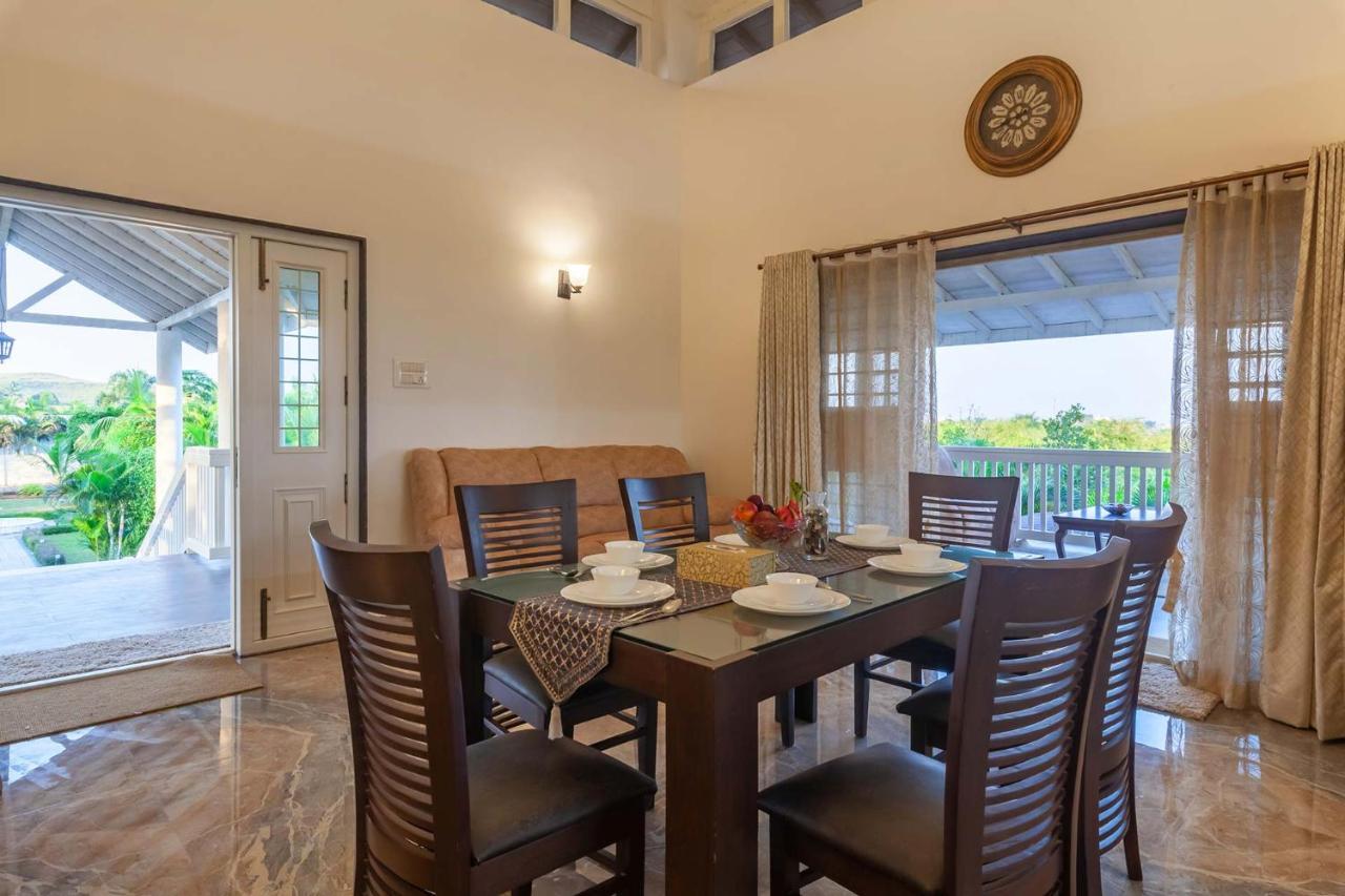 Stayvista'S Lake La Vie - Tranquil Lake-View Villa Amidst Farmland With Pool And Poolside Gazebo - Proximity To Sula Nashik Zewnętrze zdjęcie