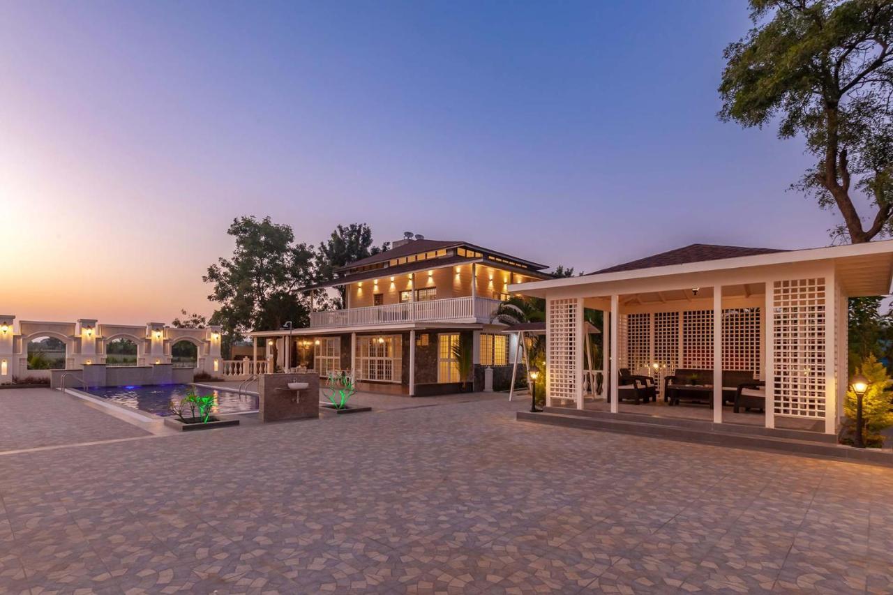 Stayvista'S Lake La Vie - Tranquil Lake-View Villa Amidst Farmland With Pool And Poolside Gazebo - Proximity To Sula Nashik Zewnętrze zdjęcie
